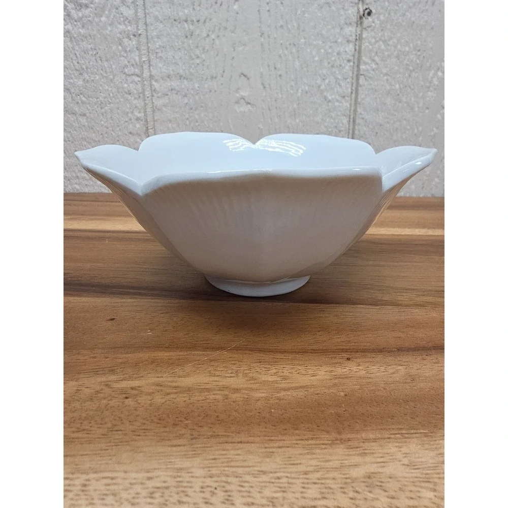 Vintage Chinese White Glazed Porcelain Lotus Petals Fruits Bowl Ceramic